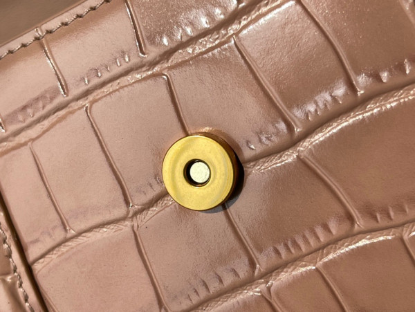 Ba*len*cia*ga hourglass