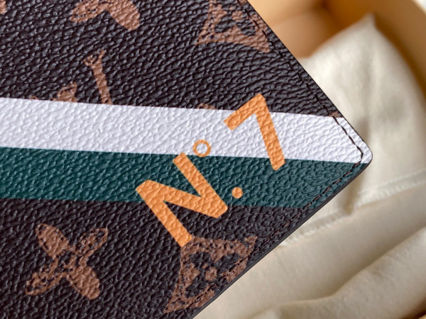 l0*is V*t0n multiple wallet