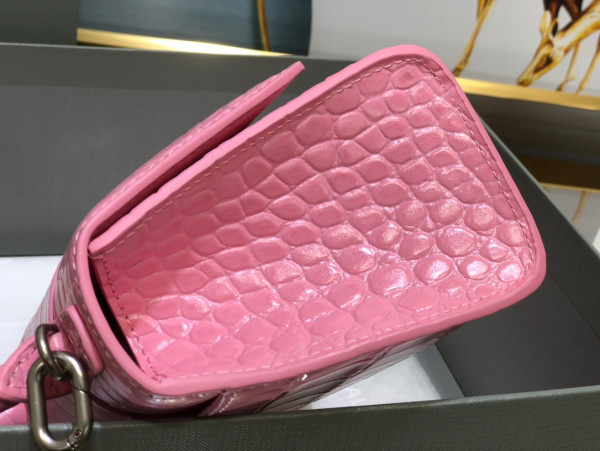 Ba*len*cia*ga hourglass