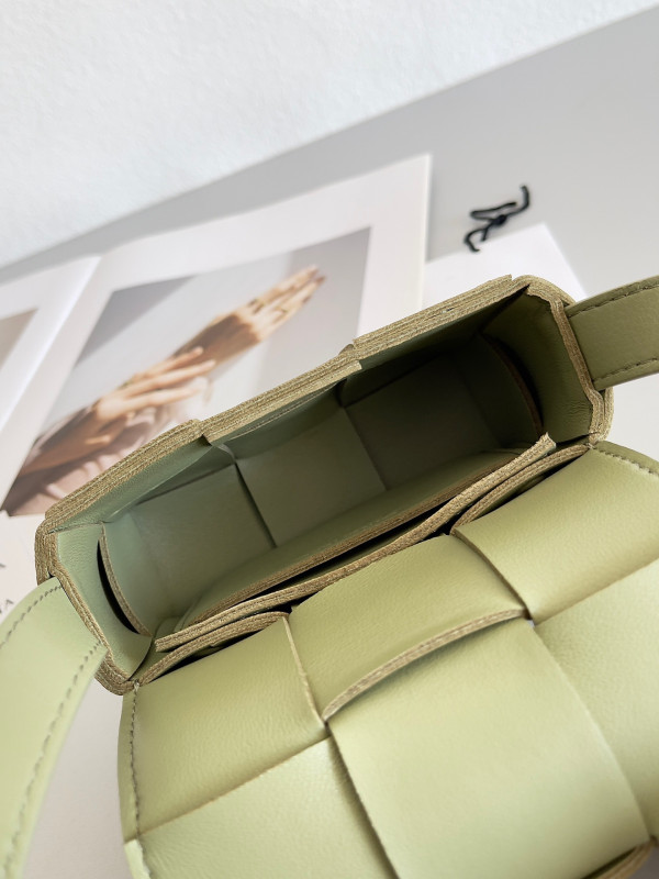 bo*te*ga Ve*ne*ta candy mini cassette-12*8*4cm