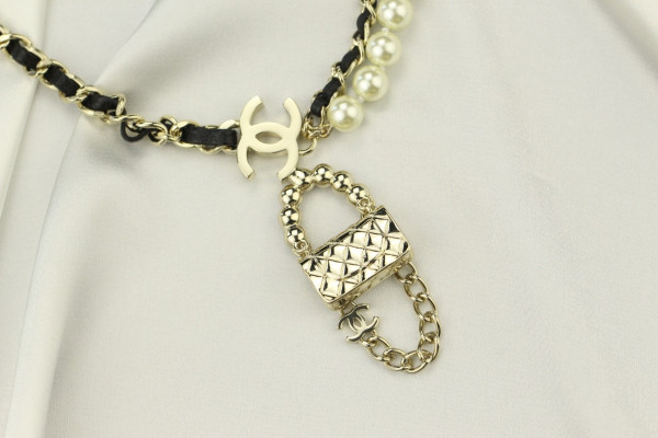 CL NECKLACE
