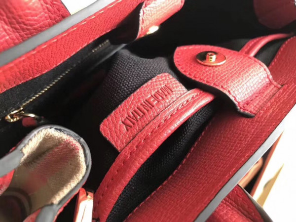 B**rry the small banner in leather and house check