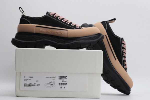 ale*d*r M*Q*en tread slick lace up