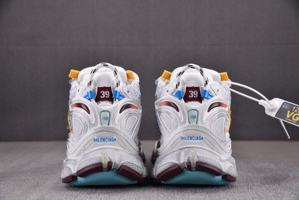 Ba*len*cia*ga runner