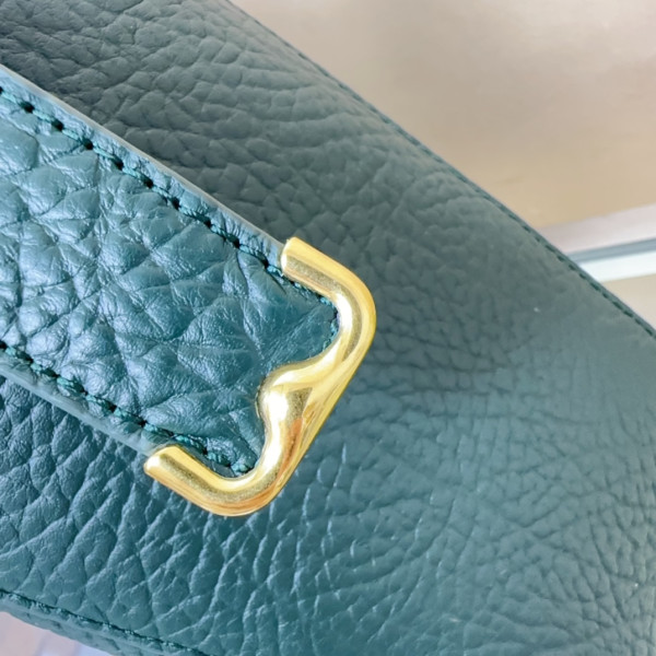 B**rry medium chess shoulder bag