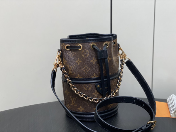 l0*is V*t0n new canoe bag-14*20.5*14cm