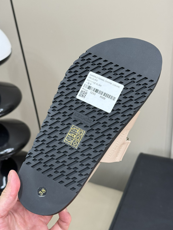 H**mes sandal