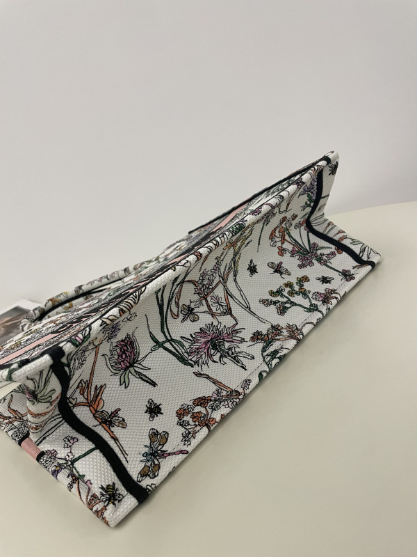 MEDIUM DIRO BOOK TOTE-36*18*28CM