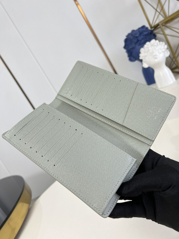 l0*is V*t0n brazza wallet-10*19*2cm