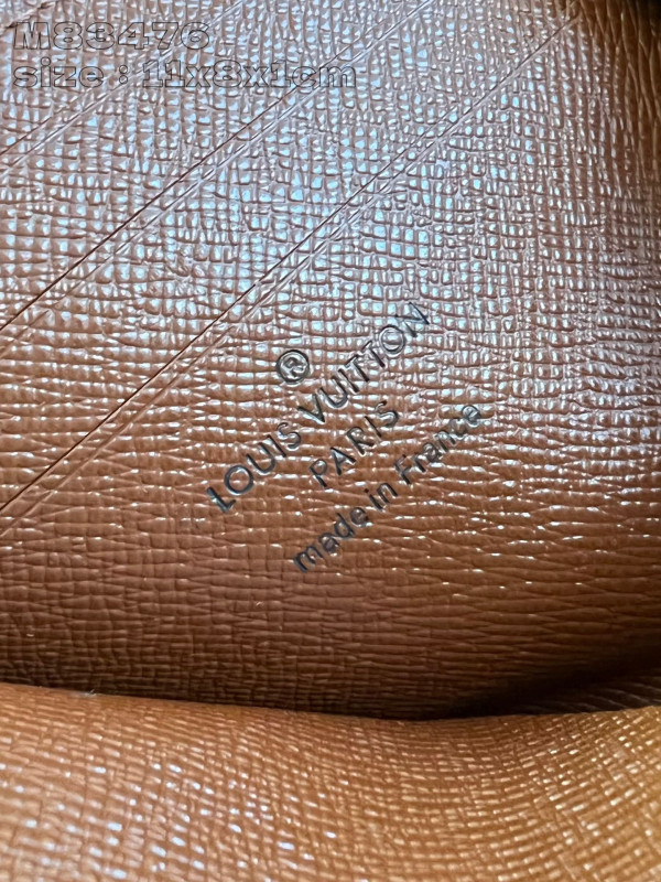 l0*is V*t0n noa compact wallet-11*8.5*1.5cm