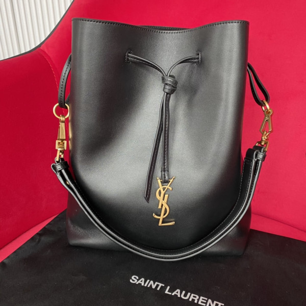 Y*L paris vii pochon in lambskin