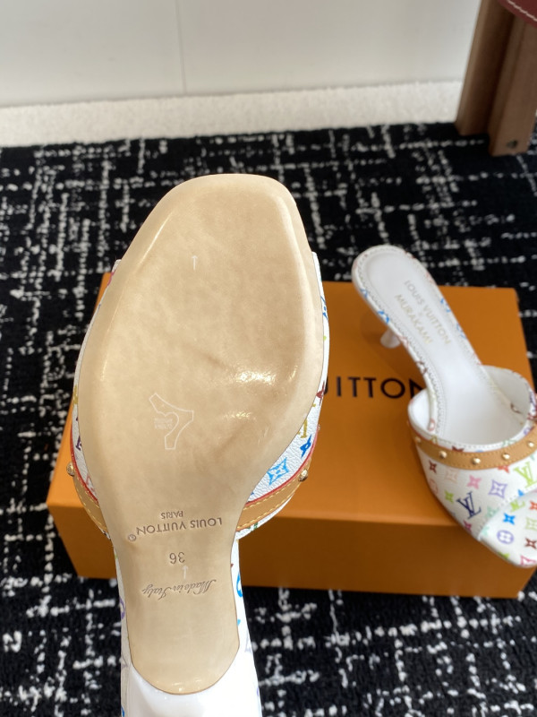 l0*is V*t0n slippers