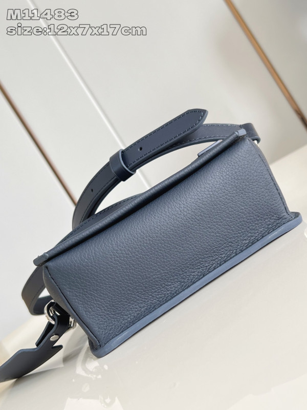 l0*is V*t0n fastline wearable wallet