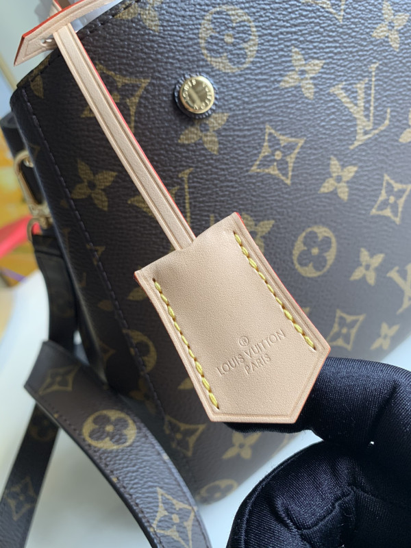 l0*is V*t0n montaigne bb