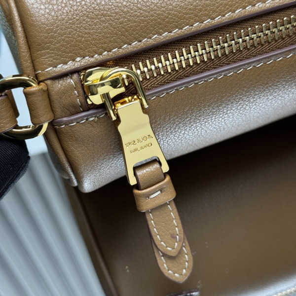 Pra*a leather pouch - 22*9*7.5cm